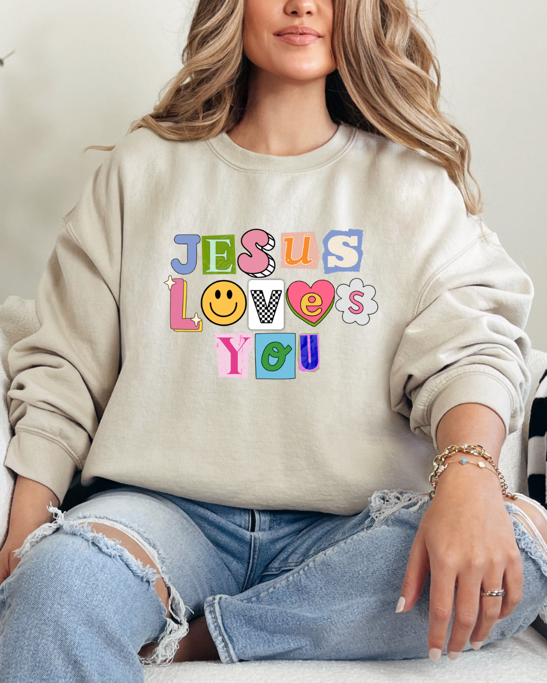 JESUS LOVES YOU SWEATER (RETRO)
